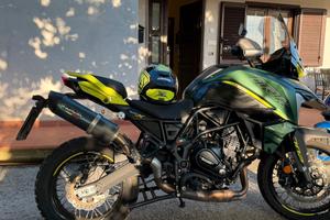 moto Benelli trk 702x 