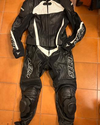 Tuta moto SECA in pelle taglia 50, perfetta