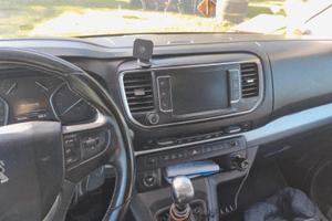 Pegeot traveller anno 2016 8 posti 