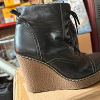 Scarpe nere con zeppa