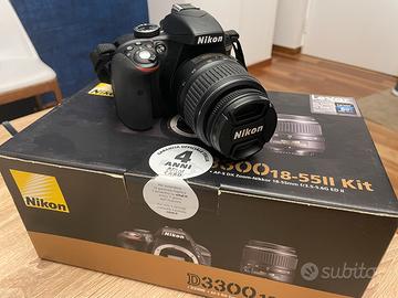 Fotocamera Reflex Nikon D3300 ottica 18-55 VRII