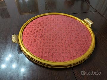 Vassoio damascato rosso con cornice dorata