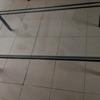 Tavolo in vetro per salotto