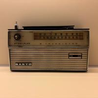 Radio 9 transistor Sanyo vintage