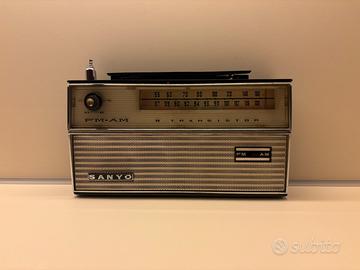 Radio 9 transistor Sanyo vintage