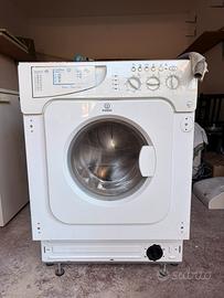 Lavatrice ad incasso Indesit