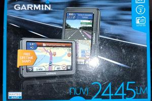 Scatola GARMIN Nuvi 2445 LM + Supporto per auto