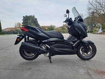X max 300 versione iron max anno 2019