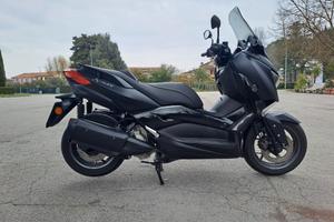 X max 300 versione iron max anno 2019