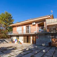 VILLA CON TERRENO PIANEGGIANTE