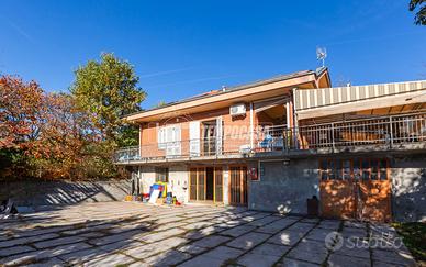 VILLA CON TERRENO PIANEGGIANTE