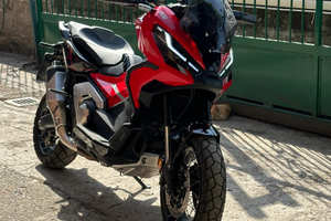 Honda x-adv 750