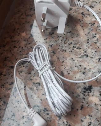 Alimentatore da 220Volt -- 9,0 Volt    Con spina -