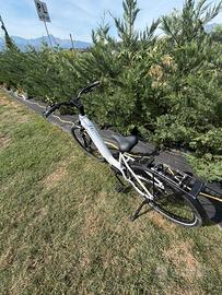Bici e-trekking bike donna