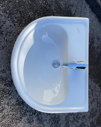 Sanitari bagno con rubinetteria