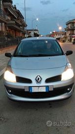 Auto Renault Clio 1.5 diesel.