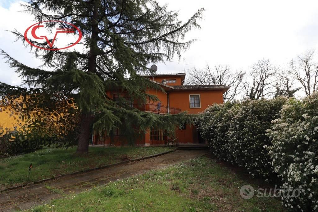 Villa di 377 m² con più di 5 locali a Bucine - Vista 5