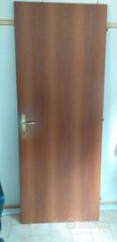 Porta destra da 90 (luce da 82). Perfetta.