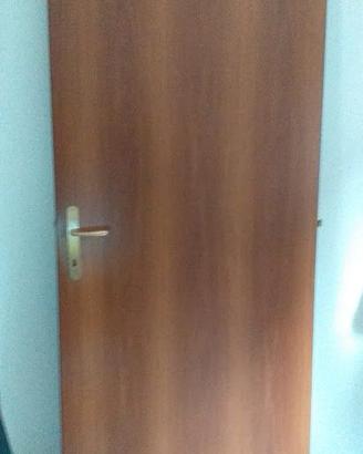 Porta destra da 90 (luce da 82). Perfetta.