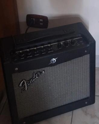 amplificatore fender mustang 1v2