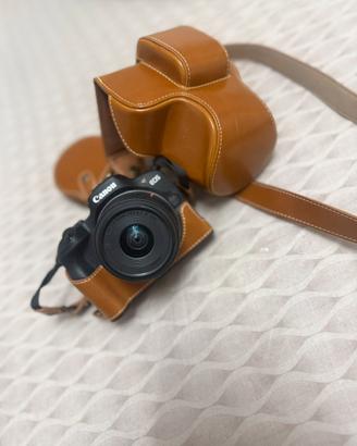 Fotocamera eos r100