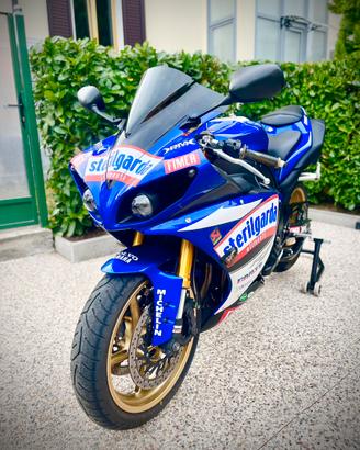 Yamaha R1 Big Bang con soli 33mil/km