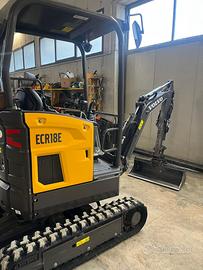 Miniescavatore Volvo ECR18E
