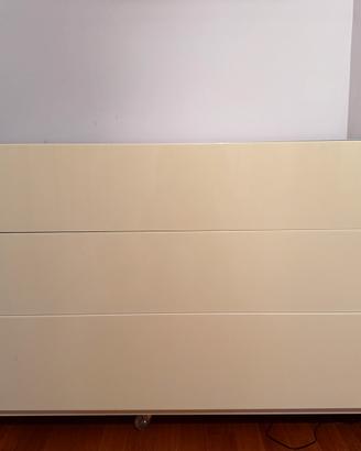 Cassettiera Calligaris moderna con piano in vetro