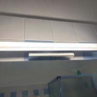 Luce led sopra specchio