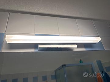 Luce led sopra specchio