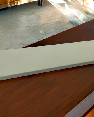 mensole in legno, bianche e in noce