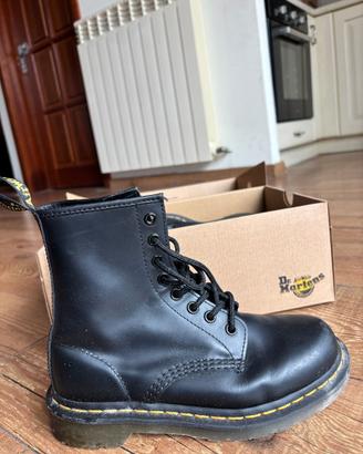 Dr Martens nere, misura 37, come nuove