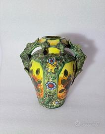 Vaso anni '50 firmato con animali in rilievo