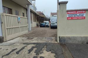 Capannone Torino 240 m², zona Madonna di Campagna