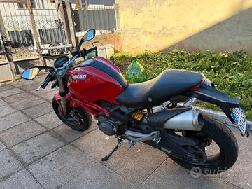 ducati  monster stupendo