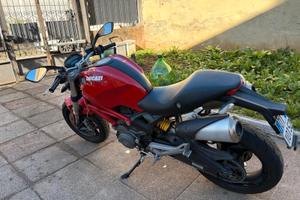 ducati  monster stupendo