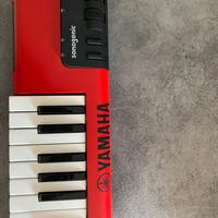 Keytar Yamaha Sonogenic SHE-500.