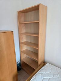 Cassettiera e scaffali