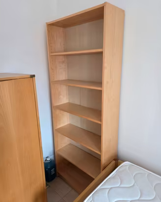 Cassettiera e scaffali
