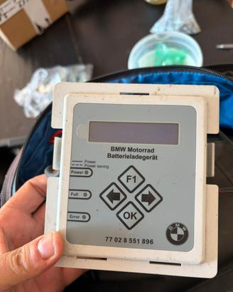Carica batterie mantenitore di corrente BMW