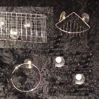 ACCESSORI DA BAGNO A VENTOSA -