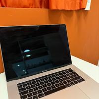 MacBook Pro 15 2017 i7 • 16GB • 256GB