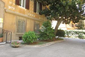 MONOLOCALE A ROMA