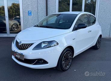 Lancia Ypsilon 1.0 Hybrid Gold Plus CARPLAY/