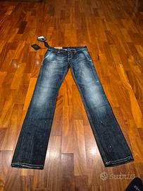 Dondap jeans modello Rayssimo 