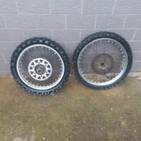 coppia ruote Suzuki  RM.  250.  125anno 2000