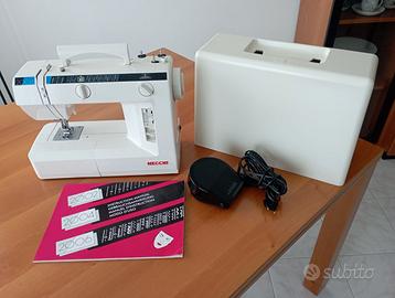 Macchina per cucire meccanica Necchi a pedale