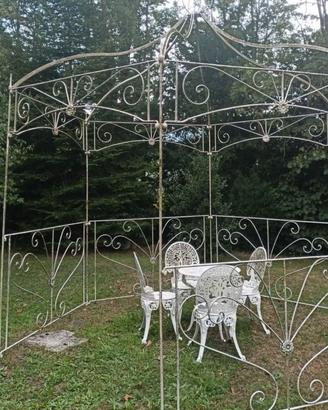 Gazebo in ferro battuto con set tavolino e 4 sedie