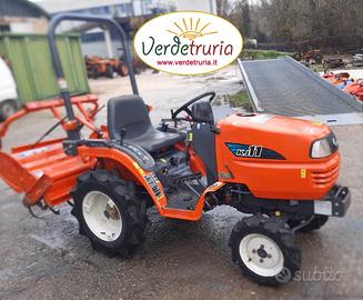 TRATTORE AGRICOLO