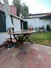 TAVOLO IN LEGNO E 4 SEDIE